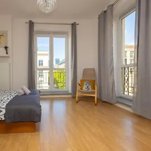 https://spacious-apt-in-heart-of.warsawhotelspoland.com
